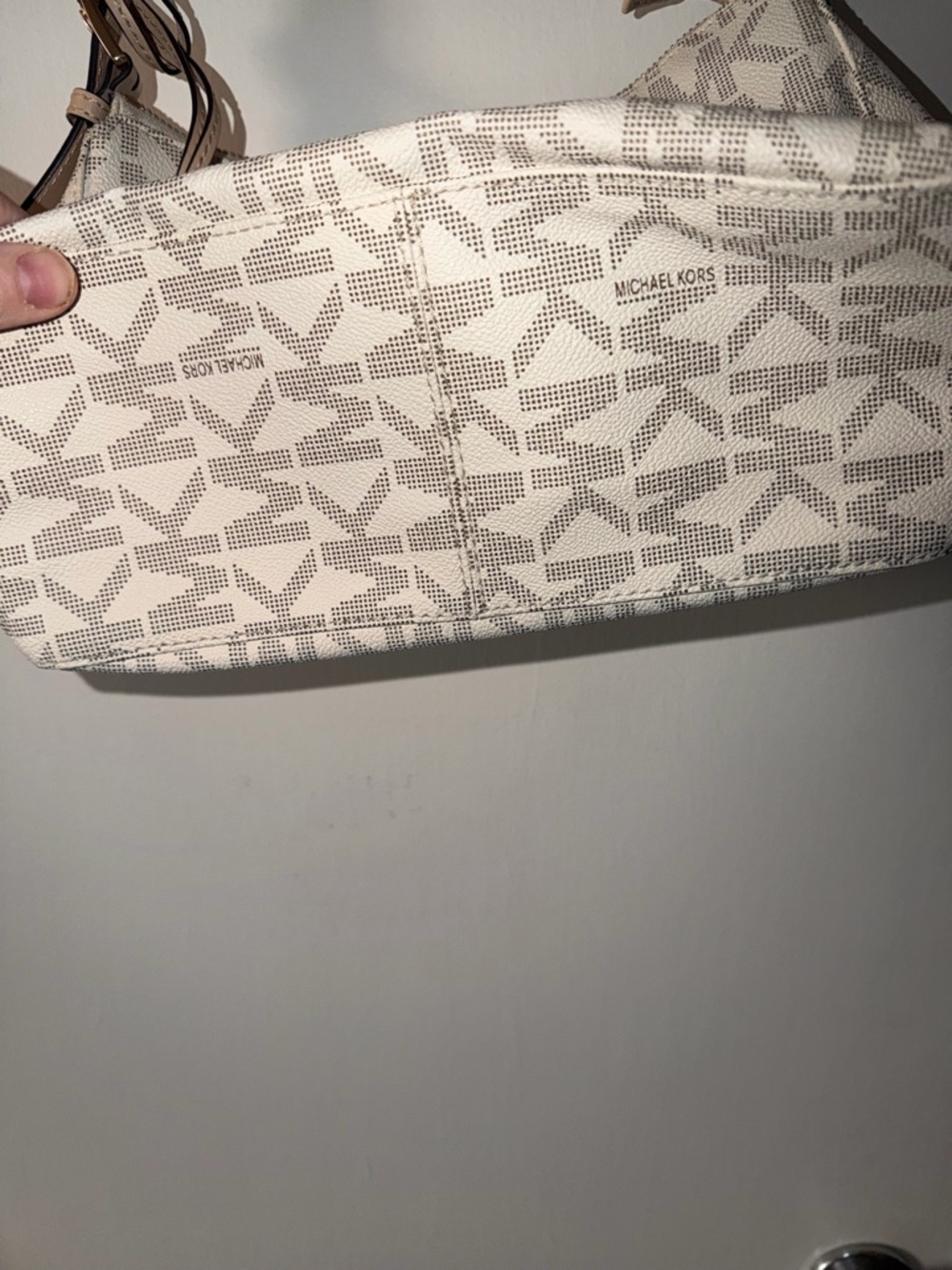 Michael Kors White and Beige MK Logo Shoulder Bag - Picture 3 of 4